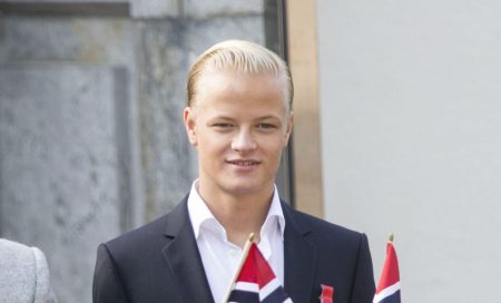 Νορβηγία: Ο γιος της πριγκίπισσας Μέτε-Μάριτ κατηγορείται για τέσσερις βιασμούς