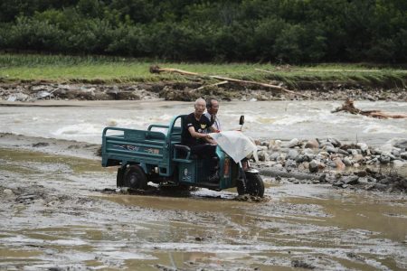 Κίνα: Εννιά νεκροί από τις πλημμύρες – Συνεχίζονται οι έρευνες