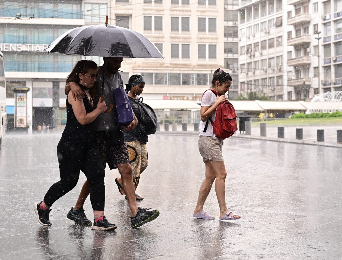 Καιρός: Ανατροπές μέχρι το βράδυ της Πέμπτης – Πού «περιορίζονται» οι βροχές