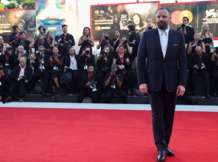 Ο Γιώργος Λάνθιμος έτοιμος να κατακτήσει το Φεστιβάλ της Βενετίας για άλλη μια χρονιά