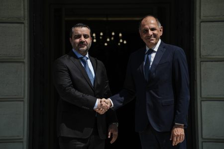 Συνάντηση Γεραπετρίτη με ΥΠΕΞ Συρίας: Τέθηκε θέμα προστασίας των χριστιανικών πληθυσμών