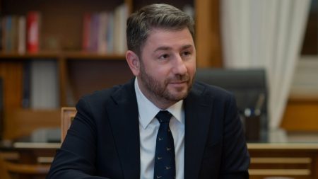 ΠαΣοΚ: Σχέδιο άμυνας με μάχες πόρτα-πόρτα – Τα λάθη, τα πρόσωπα και ο προβληματισμός