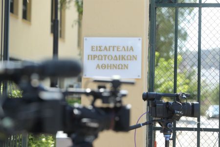 «Δεν μου μίλαγε κανείς εξαιτίας της»: Στον ανακριτή ο 28χρονος για τη δολοφονία στο Χαλάνδρι