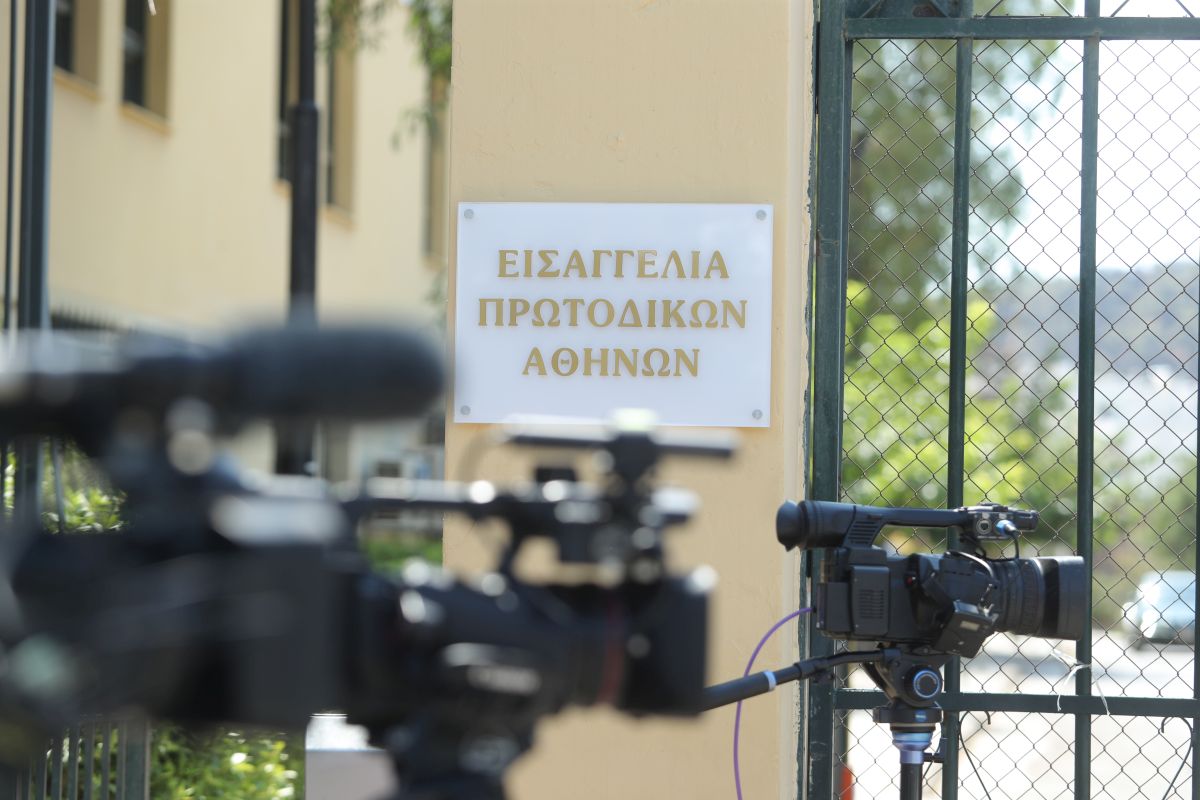 «Δεν μου μίλαγε κανείς εξαιτίας της»: Στον ανακριτή ο 28χρονος για τη δολοφονία στο Χαλάνδρι