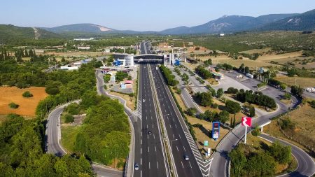 Εθνική οδός Αθηνών-Λαμίας: Οδηγός έτρεχε με 198 χλμ./ώρα