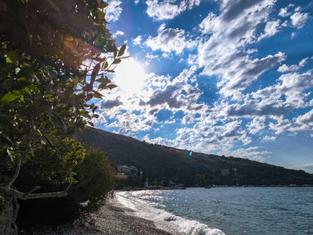 Καιρός: Επιστρέφουν τα μελτέμια την Κυριακή – Νέα άνοδος της θερμοκρασίας