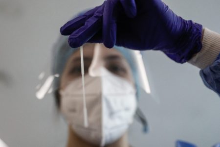 Τζια: Συναγερμός για τα κρούσματα γαστρεντερίτιδας – Κλιμάκιο του ΕΟΔΥ στο νησί