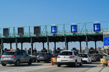 Επιστρέφουν οι αδειούχοι του Αυγούστου: Αυξημένη κίνηση από Κινέτα μέχρι Μέγαρα