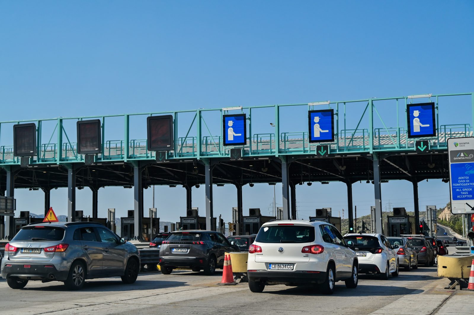 Επιστρέφουν οι αδειούχοι του Αυγούστου: Αυξημένη κίνηση από Κινέτα μέχρι Μέγαρα