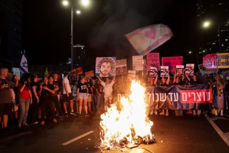 Σε πολιτικό αδιέξοδο ο Νετανιάχου για τους ομήρους – Ο Γκαντς ζητά «κυβέρνηση λύτρωσης»