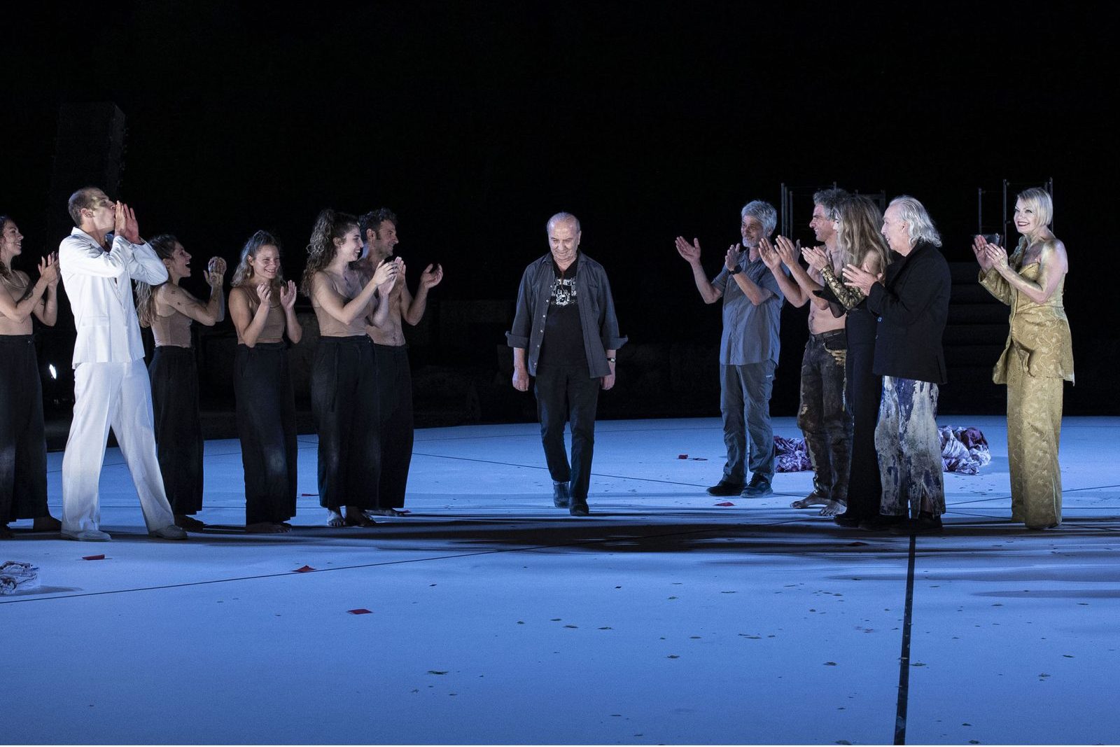 Αυλαία στις παραστάσεις της Επιδαύρου με 18.000 θεατές να χειροκροτούν την «Ορέστεια»