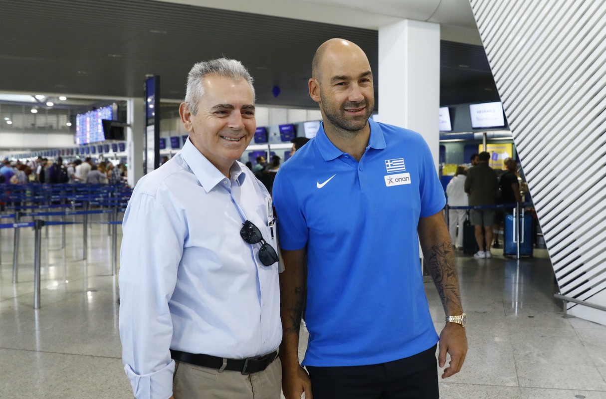 Εικόνες από την αναχώρηση της Εθνικής για το Eurobasket