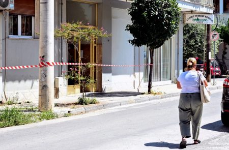 Γυναικοκτονία στον Βόλο: Στο θύμα ρίχνει την ευθύνη ο 40χρονος – Απολογείται ο δράστης