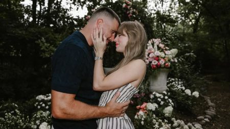 Taylor Swift & Travis Kelce: Ο αρραβώνας που επισφραγίζει το πιο πολυσυζητημένο love story