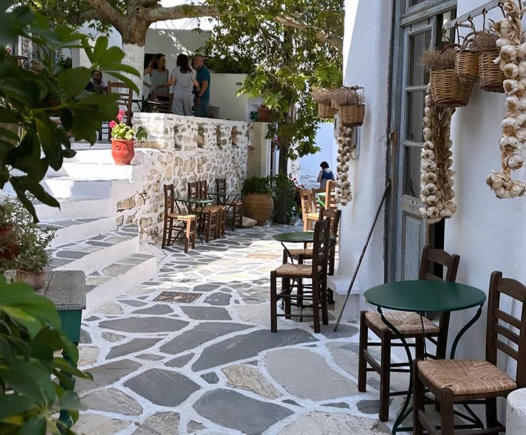 Μια βόλτα στον Φασολά, την πιο ξεχωριστή γειτονιά της Νάξου