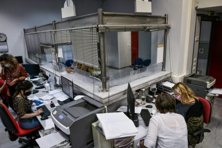 ΑΑΔΕ- Εφορία: Ποιες εκκρεμότητες επείγουν να κλείσουν – Πώς θα αποφύγετε πρόστιμα