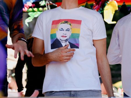 Τα ατίθασα νιάτα «απειλούν» τον Ορμπαν –  Το σύνθημα που τρέμει