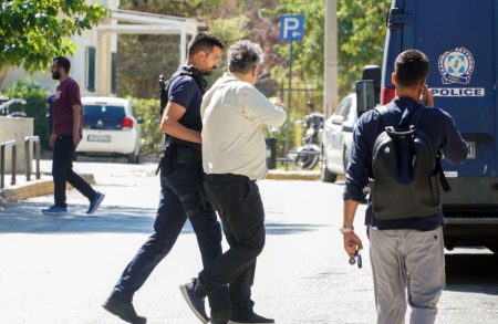 Στην φυλακή ο 48χρονος δημοτικός υπάλληλος για τις φωτιές στην Παλλήνη