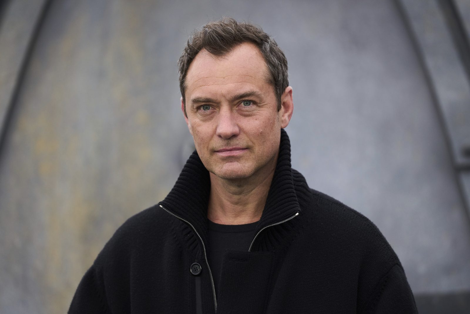 Η «μεταμόρφωση» του Τζουντ Λο σε Βλαντίμιρ Πούτιν – Η πρώτη φωτογραφία από την ταινία «Ο Μάγος του Κρεμλίνου»