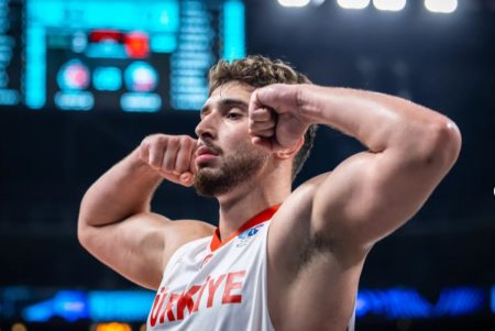 Eurobasket 2025: Έγραψε ιστορία ο Σενγκούν