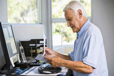 Συνταξιούχοι: «Θα δουλεύω μέχρι τα 200», χιλιάδες εργάζονται για να ζήσουν