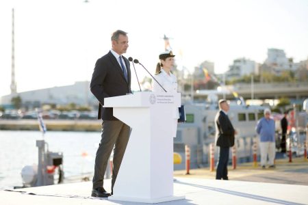 Πέντε ταχύπλοα περιπολικά για το Λιμενικό παρέλαβε ο Κυριάκος Μητσοτάκης