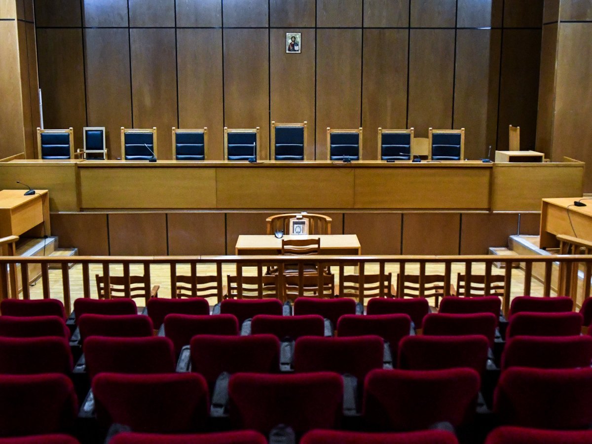 Η τεχνητή νοημοσύνη αλλάζει τη δικηγορία – Χωρίς να αλλάζει τις αρχές της;