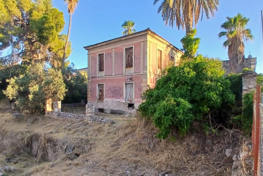 Μνημεία πληγωμένα από τον χρόνο και την αδιαφορία