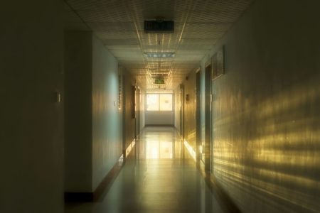 Κάτι χειρότερο από την ψυχική ασθένεια: Αγνοια και αδιαφορία