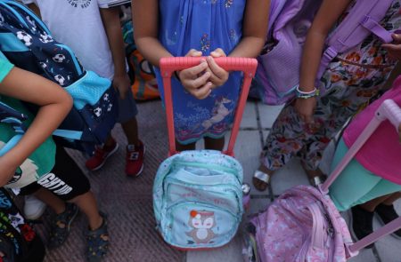 «Γιατί άργησες μαμά;» – Καθημερινός αγώνας μαθητών για να πάνε σχολείο