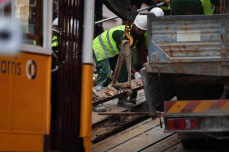 Πορτογαλία: Οκτώ τουρίστες ανάμεσα στα 16 θύματα από τον εκτροχιασμό τελεφερίκ στη Λισαβόνα