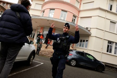 Αυτοκίνητο έπεσε πάνω σε πεζούς στη Βόρεια Γαλλία – Ένας νεκρός και τραυματίες