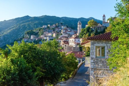 ΕΝΦΙΑ: Μειώνεται το 2026, καταργείται το 2027 σε χωριά κάτω των 1.500 κατοίκων