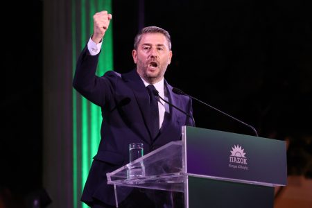 ΠαΣοΚ: «Τυχοδιώκτες» και «κακώς κείμενα» στη μάχη για την επόμενη μέρα