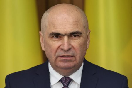 Ρουμανία: Η κυβέρνηση επέζησε από τέσσερις προτάσεις δυσπιστίας