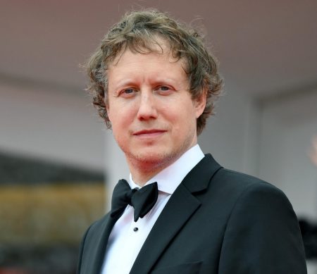 «Ο μαγικός ρεαλισμός σε αντιπαράθεση με τον μαγικό κομμουνισμό…»