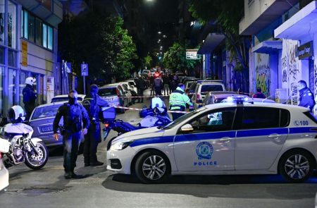 Απόν το κράτος, παρούσες οι συμμορίες