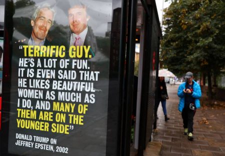 Η υπόθεση Επστάιν «δαγκώνει» τον Τραμπ