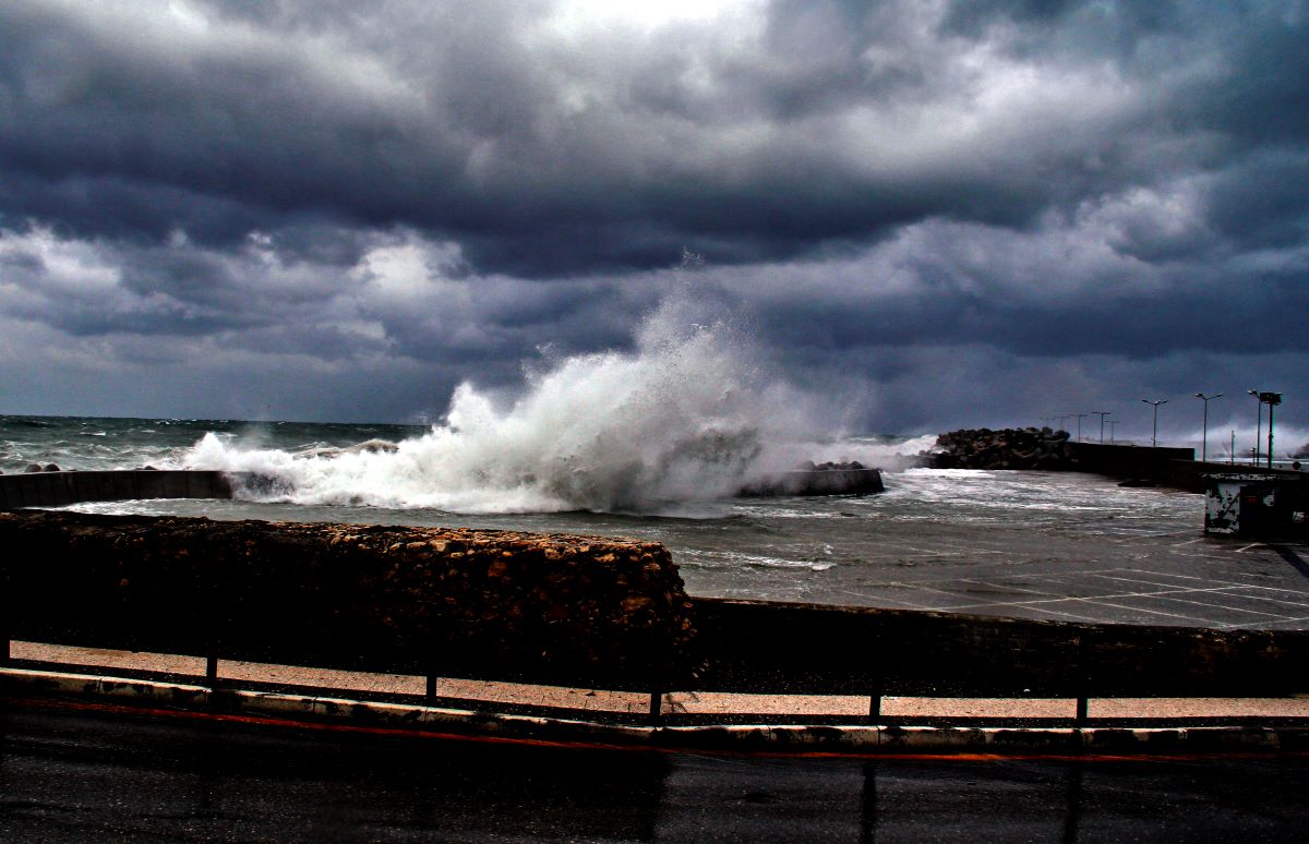 Καιρός: Σε συναγερμό η Πολιτική Προστασία για σφοδρές καταιγίδες – Πώς θα προφυλαχθείτε