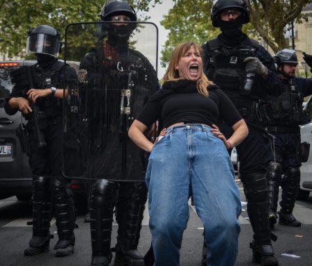 Γαλλία – Διαδηλώσεις: Μια γενιά σε εξέγερση για «το κίνημα της 10η Σεπτεμβρίου» – Στους μαθητές η «σκυτάλη»