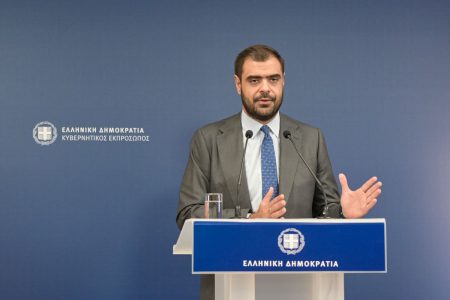Απαντά ο Π. Μαρινάκης στην αντιπολίτευση: «Δεν κάνουν όλοι οι νέοι καταλήψεις, κάποιοι δουλεύουν»