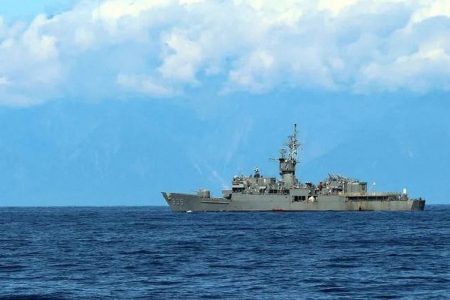 Κίνα: Αυστηρό μήνυμα σε ΗΠΑ και Μεγάλη Βρετανία για διέλευση πλοίων από την Ταϊβάν