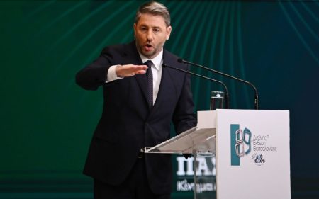 ΠαΣοΚ: Συσπείρωση πίσω από τον αγώνα του Ανδρουλάκη