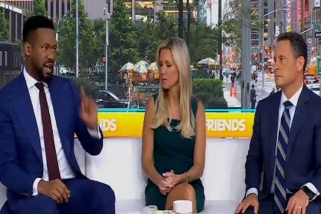 «Απλά σκοτώστε τους»: Η πρόταση παρουσιαστή για τους άστεγους που προκάλεσε αντιδράσεις