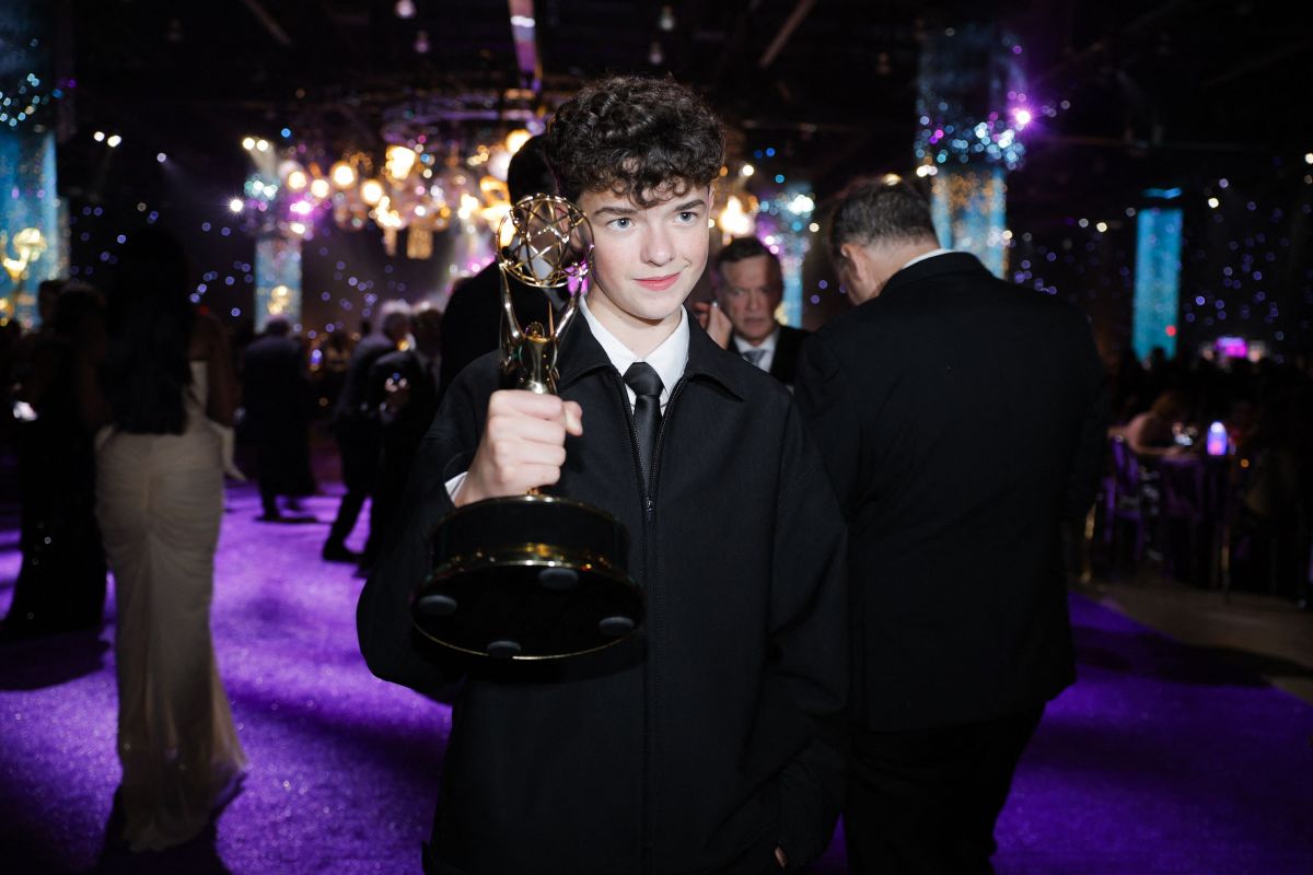 Emmys 2025 – Όουεν Κούπερ: Ο 15χρονος που έγραψε Ιστορία και το «τυχερό παπάκι»