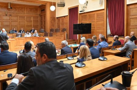 Εξεταστική για ΟΠΕΚΕΠΕ: Με διαφωνία η «πρεμιέρα», ποιοι εξελέγησαν στο «γαλάζιο» προεδρείο