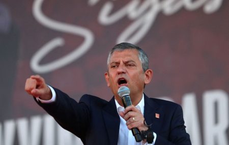 Τουρκία: Παράταση ενός μηνός στη δικαστική απόφαση για τον ηγέτη του CHP Οζέλ