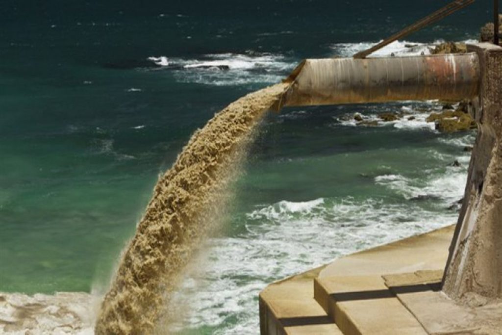 Kαμένα Βούρλα: 2 εκατ. κολοβακτηρίδια σε 100ml νερού