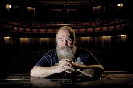 Από τη «βλάσφημη» παράσταση του Τσουβέλα μέχρι τον Παστίτσιο και τον Πανούση