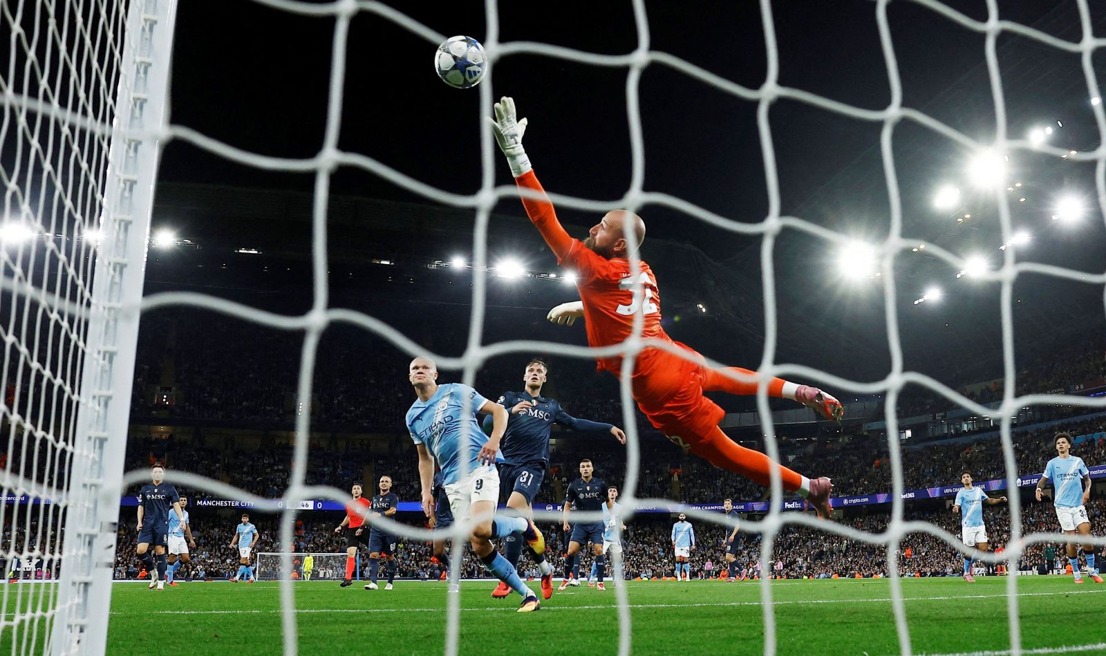 Champions League: Σημαντικές νίκες για Μπαρτσελόνα – Σίτι, εύκολα η Άιντραχτ